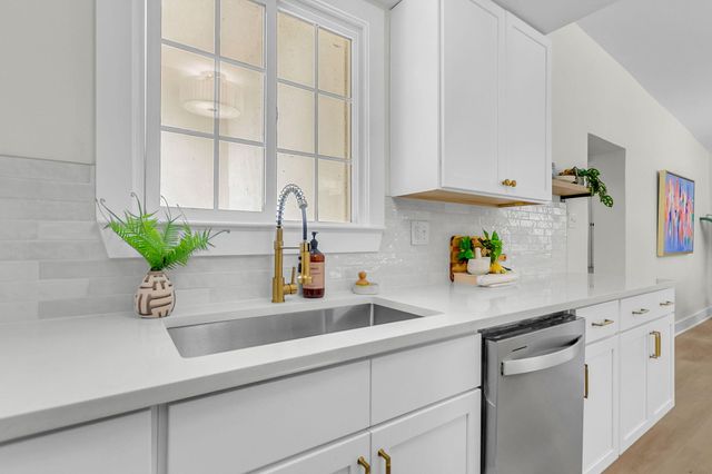 1449 S Sherwood Drive, Charleston, SC 29407