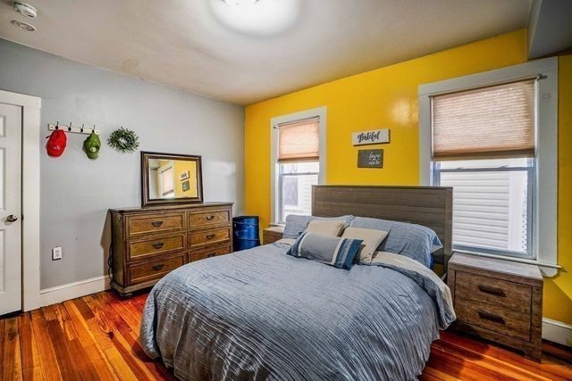 7 Treadway Rd 1, Boston, MA 02125