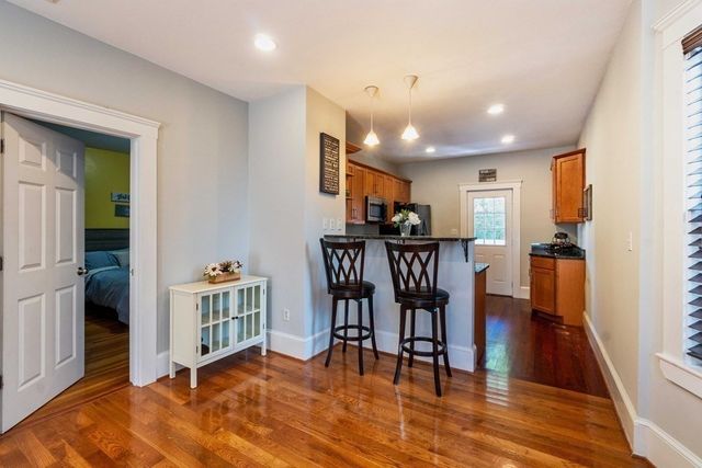 7 Treadway Rd 1, Boston, MA 02125