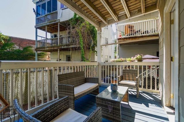 7 Treadway Rd 1, Boston, MA 02125