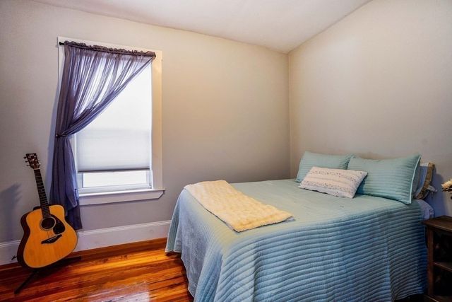 7 Treadway Rd 1, Boston, MA 02125