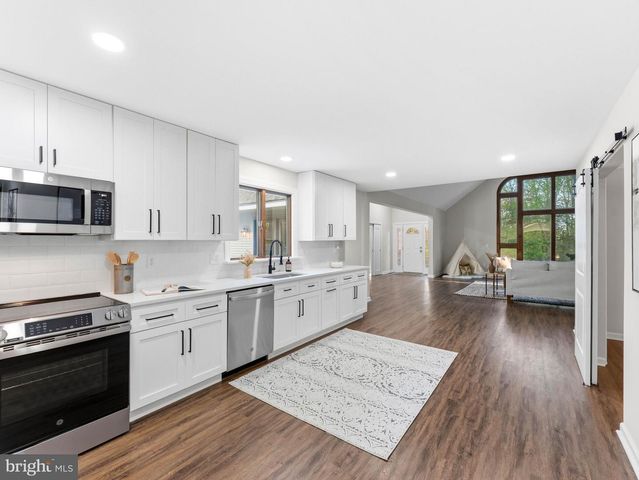 856 WILLOW GROVE RD, Pittsgrove, NJ 08318