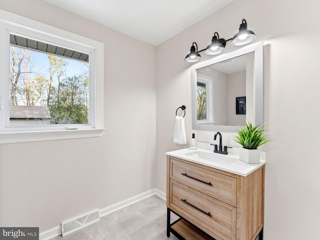 856 WILLOW GROVE RD, Pittsgrove, NJ 08318