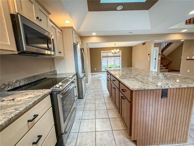 319 Lakewood Dr, Center Twp, PA 16001