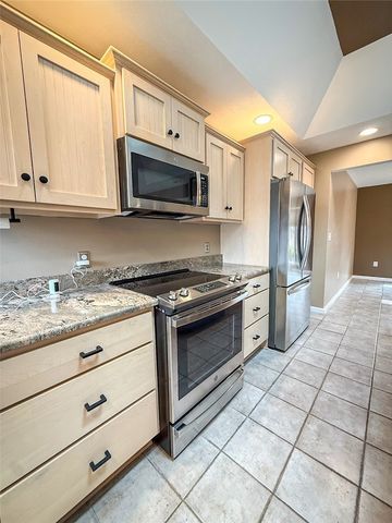 319 Lakewood Dr, Center Twp, PA 16001