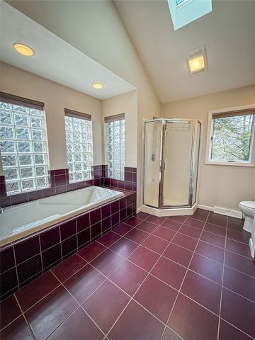 319 Lakewood Dr, Center Twp, PA 16001