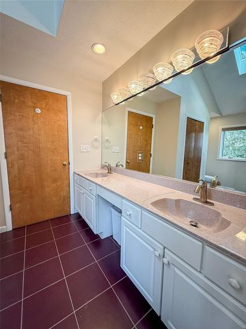 319 Lakewood Dr, Center Twp, PA 16001