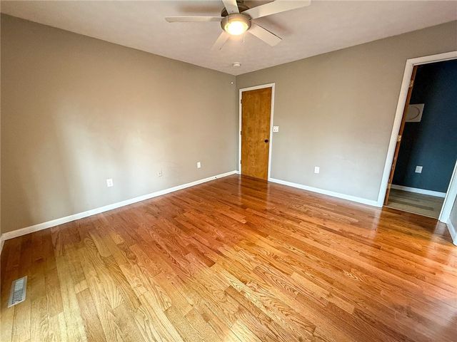 319 Lakewood Dr, Center Twp, PA 16001