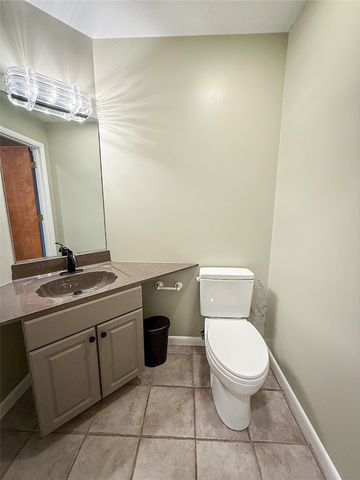 319 Lakewood Dr, Center Twp, PA 16001