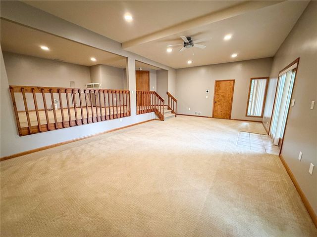 319 Lakewood Dr, Center Twp, PA 16001