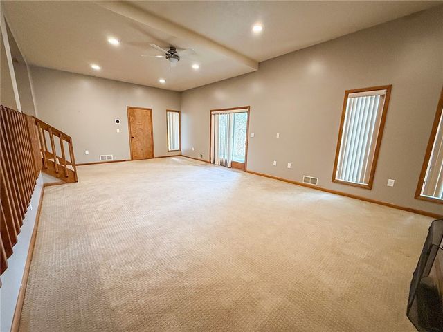 319 Lakewood Dr, Center Twp, PA 16001