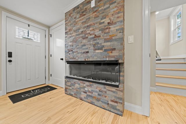 162 High St B, Danvers, MA 01923