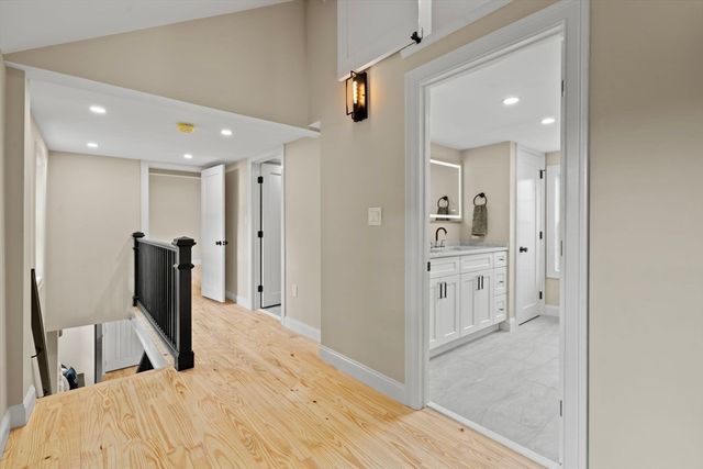 162 High St B, Danvers, MA 01923