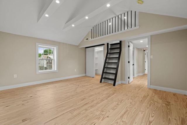 162 High St B, Danvers, MA 01923