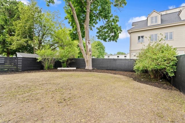 162 High St B, Danvers, MA 01923