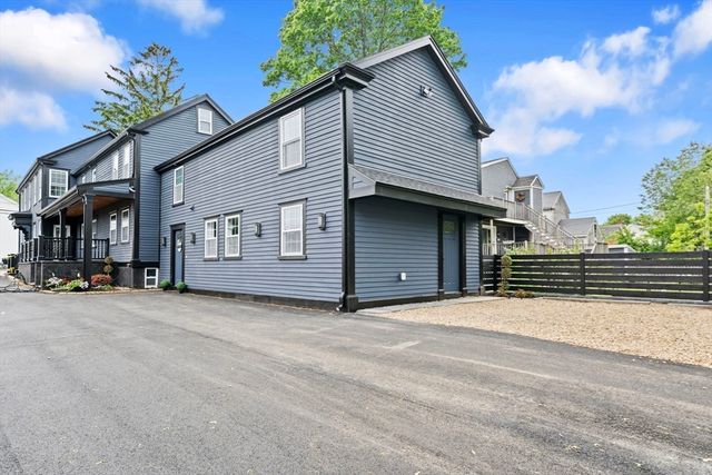 162 High St B, Danvers, MA 01923