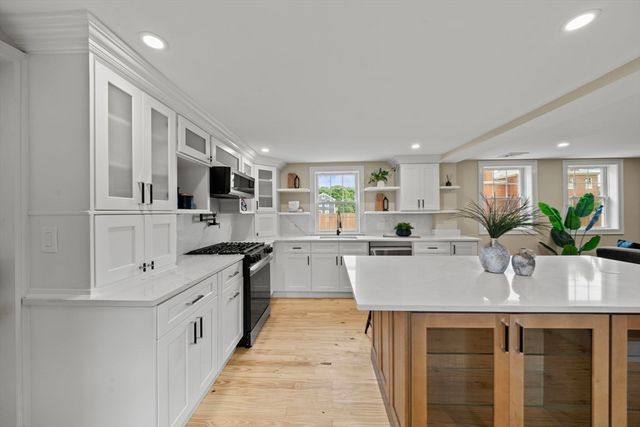 162 High St B, Danvers, MA 01923