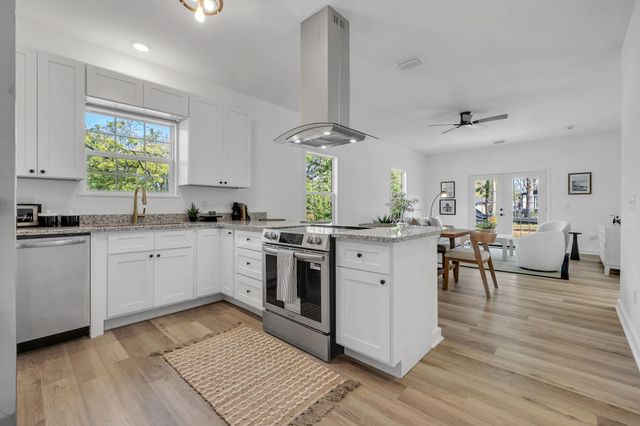 822 Tucker Street, Tallahassee, FL 32310