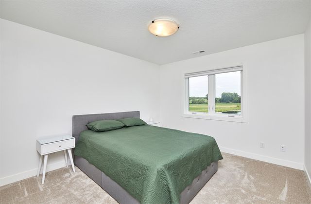 11174 Westport Drive, West Des Moines, IA 50266