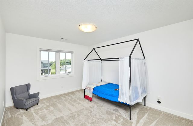 11174 Westport Drive, West Des Moines, IA 50266