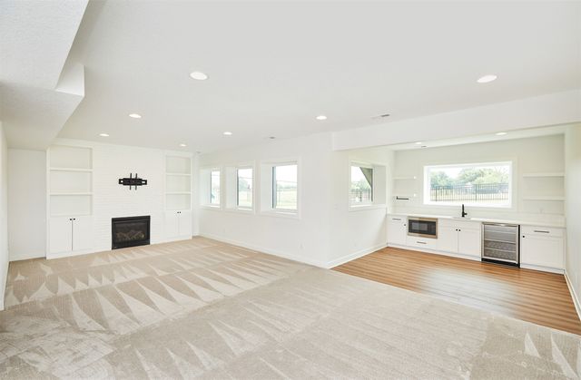 11174 Westport Drive, West Des Moines, IA 50266