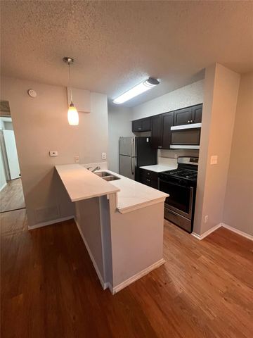 1202 Newning Ave 207, Austin, TX 78704