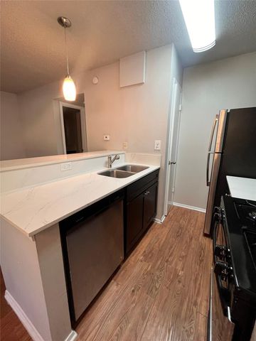 1202 Newning Ave 207, Austin, TX 78704