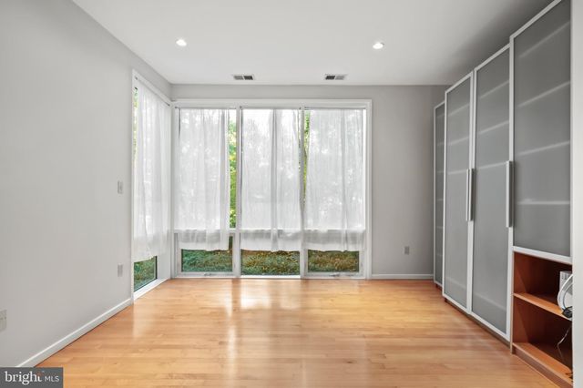 2227 GLASGOW RD, Alexandria, VA 22307