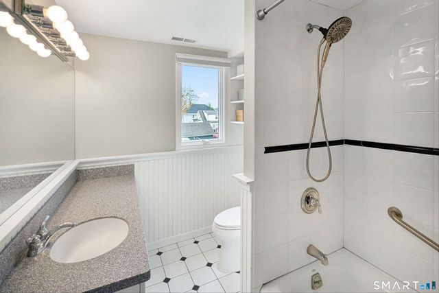 12 Center Street, Stamford, CT 06906