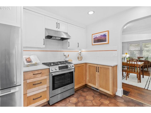 2210 Ne 54TH Ave, Portland, OR 97213
