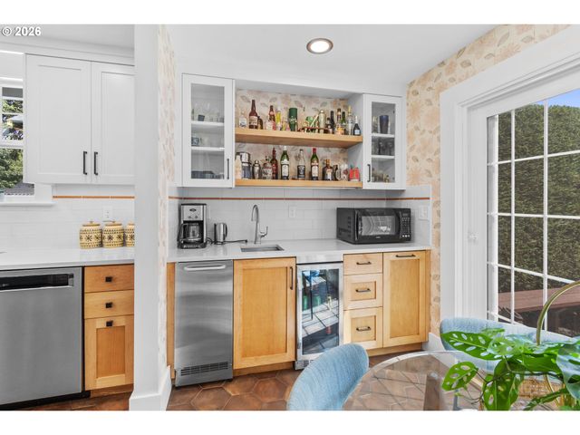 2210 Ne 54TH Ave, Portland, OR 97213