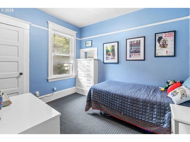 2210 Ne 54TH Ave, Portland, OR 97213