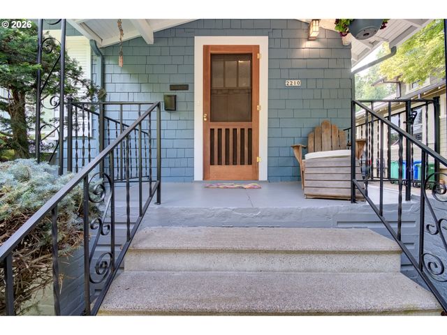 2210 Ne 54TH Ave, Portland, OR 97213