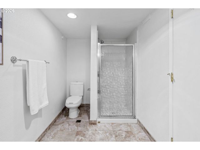 2210 Ne 54TH Ave, Portland, OR 97213