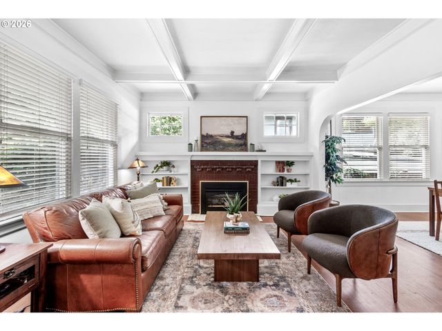 2210 Ne 54TH Ave, Portland, OR 97213