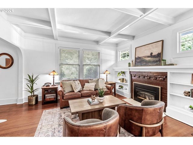 2210 Ne 54TH Ave, Portland, OR 97213