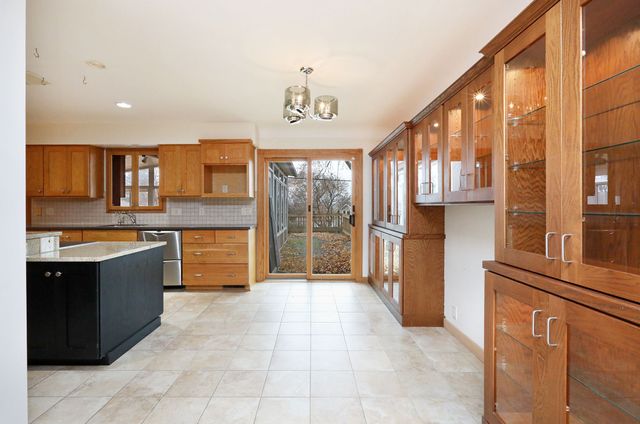 2218 70th Street, Windsor Heights, IA 50324