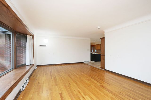 2218 70th Street, Windsor Heights, IA 50324