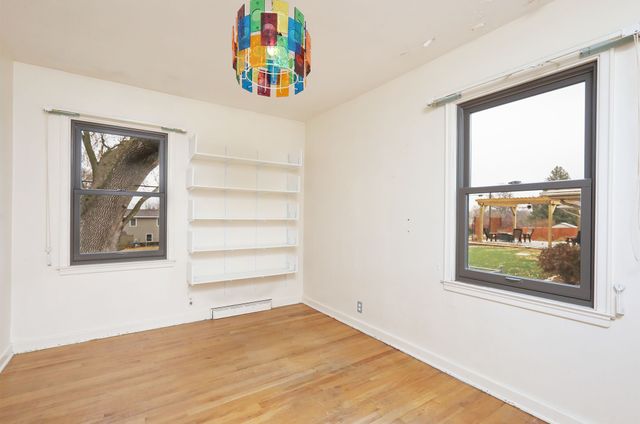 2218 70th Street, Windsor Heights, IA 50324