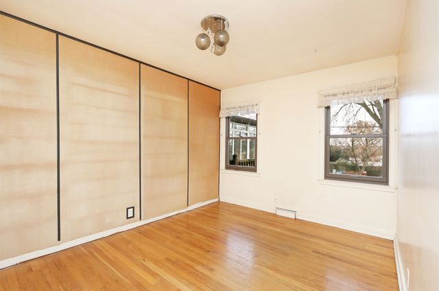 2218 70th Street, Windsor Heights, IA 50324