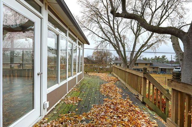 2218 70th Street, Windsor Heights, IA 50324