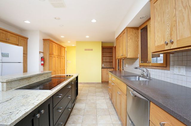 2218 70th Street, Windsor Heights, IA 50324