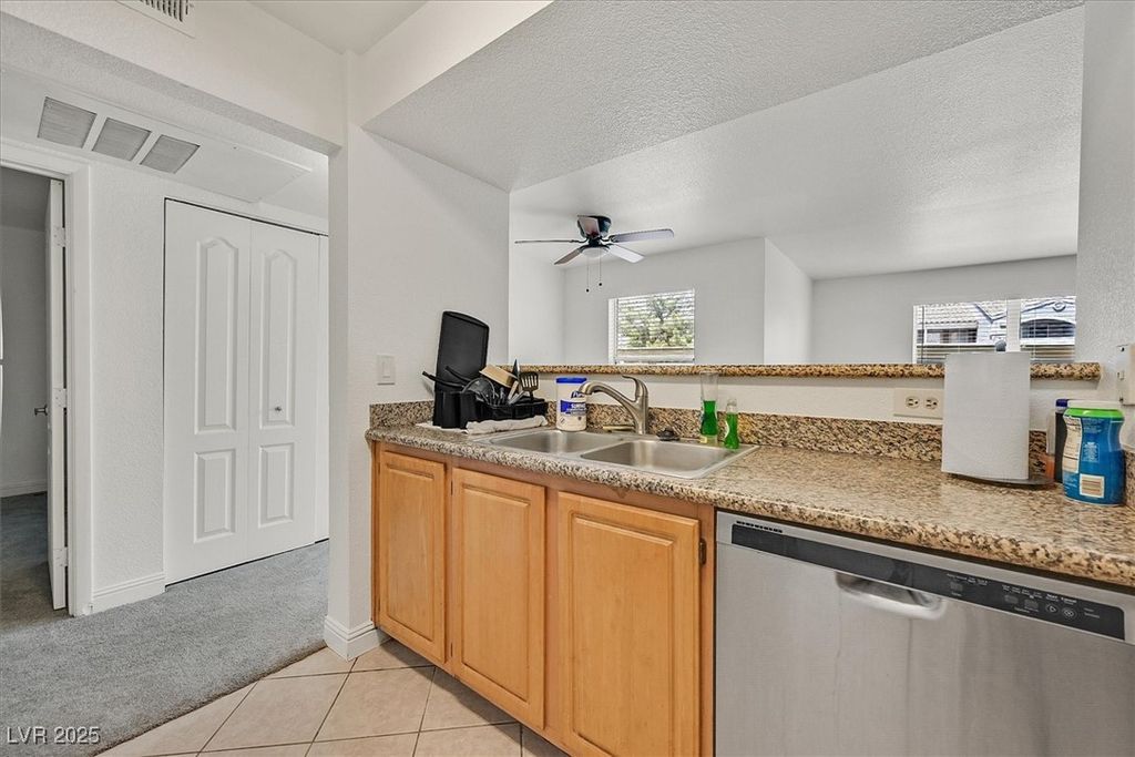 Image 11 of property listing at 5055 West Hacienda Avenue 1136, Las Vegas, NV 89118