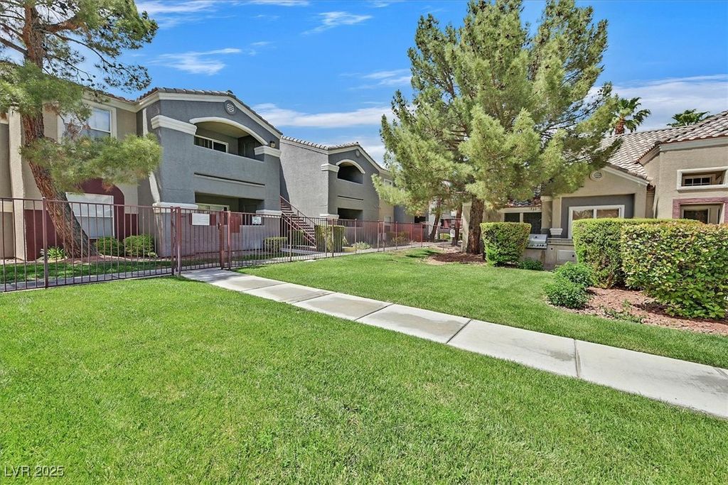 Image 23 of property listing at 5055 West Hacienda Avenue 1136, Las Vegas, NV 89118