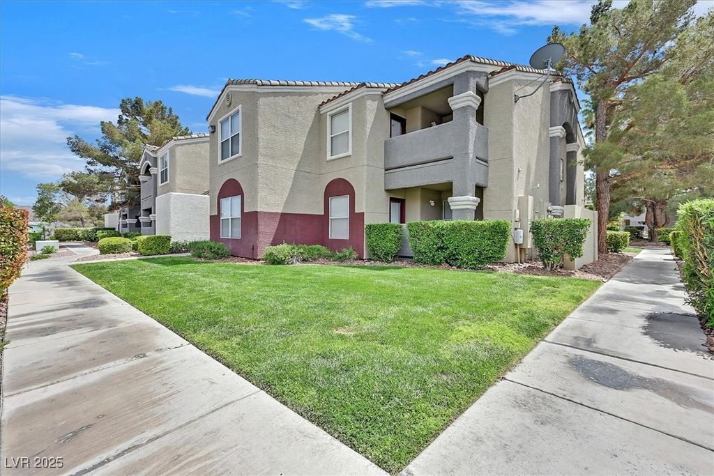 Image 4 of property listing at 5055 West Hacienda Avenue 1136, Las Vegas, NV 89118