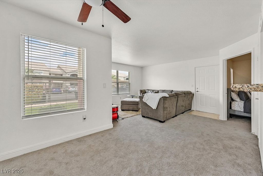 Image 8 of property listing at 5055 West Hacienda Avenue 1136, Las Vegas, NV 89118