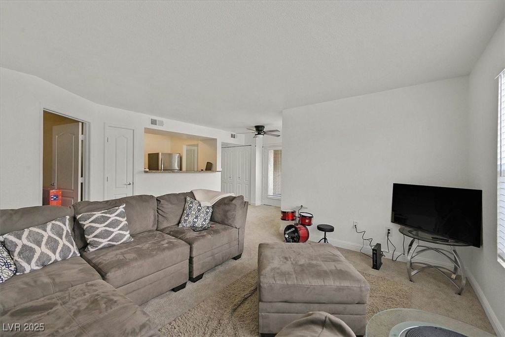 Image 9 of property listing at 5055 West Hacienda Avenue 1136, Las Vegas, NV 89118