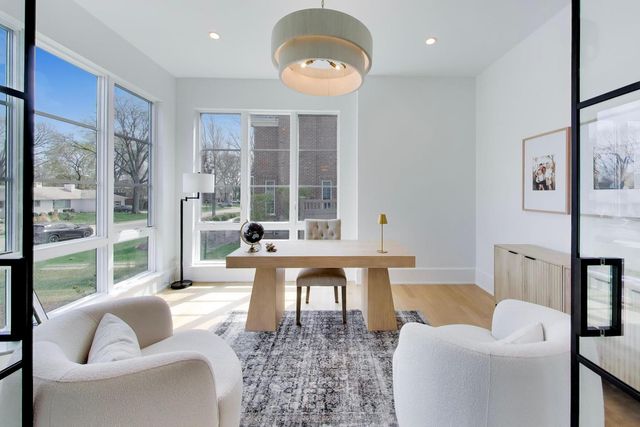 910 Allmen Avenue, Hinsdale, IL 60521