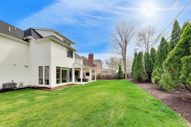 910 Allmen Avenue, Hinsdale, IL 60521