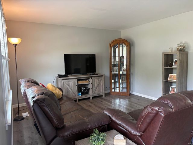 5855 Westchester Drive, Newburgh, IN 47630